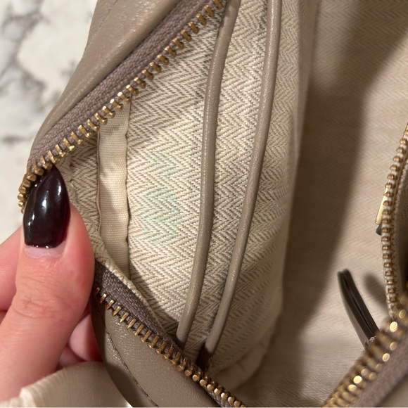 Tory Burch Small Kira Chevron Camera Bag - Picture 10 of 10